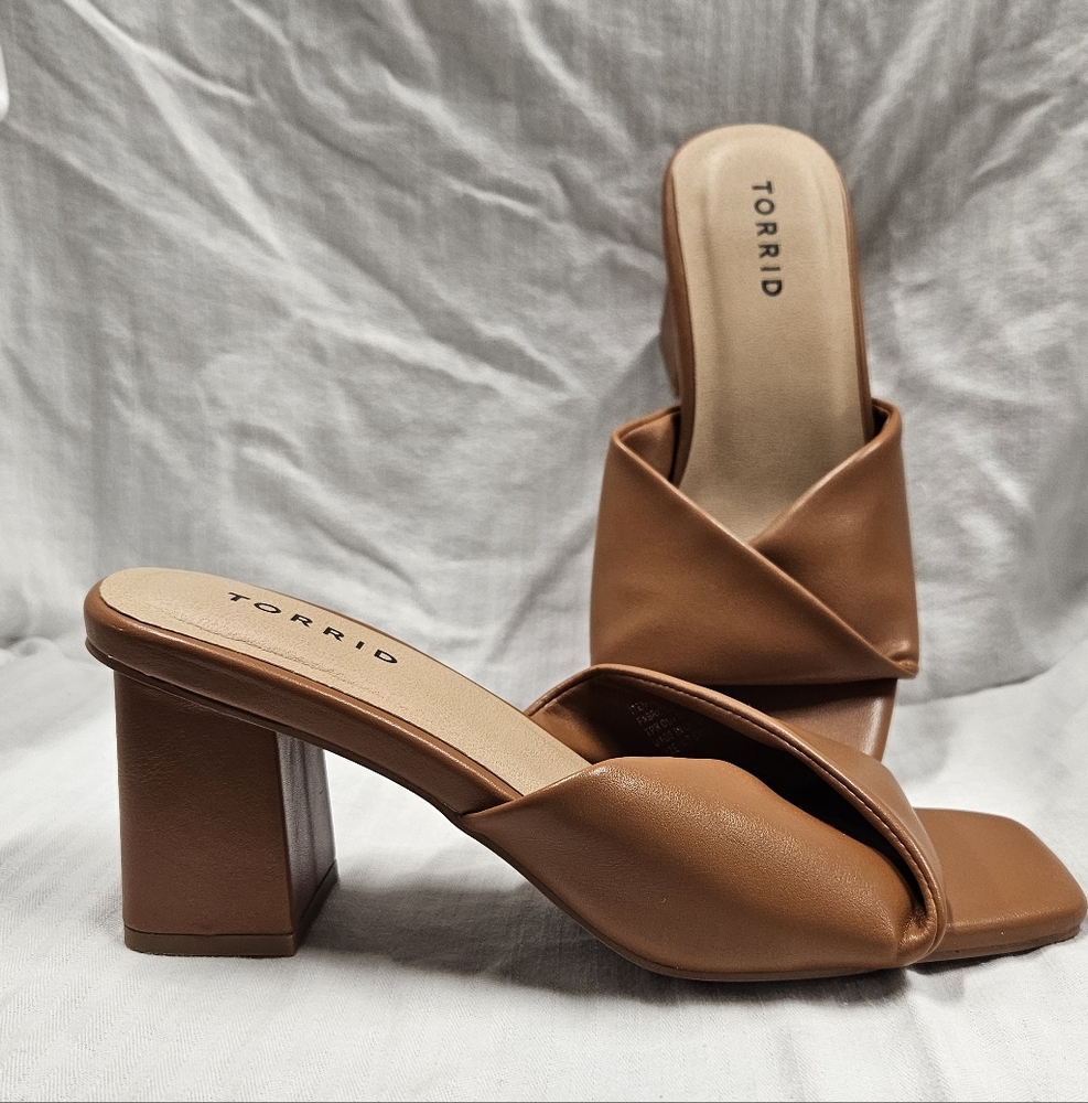 Torrid Size 8 Brown Twist Front Heeled Mule - Picture 2 of 5
